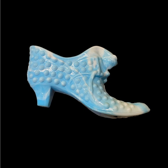 Beautiful Vintage Fenton blue art slag glass cat shoe. Excellent condition - Picture 3 of 13